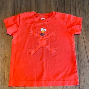 Uniqlo x kaws Elmo tshirt in size 3
